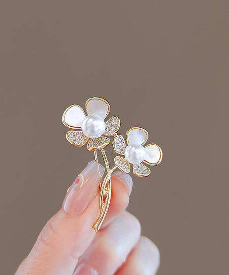 BroochNest
