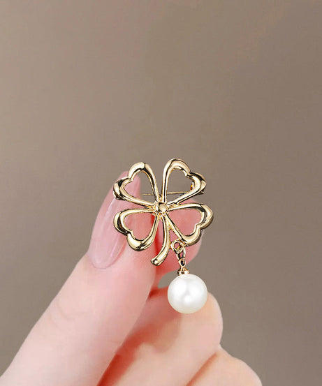 BroochNest
