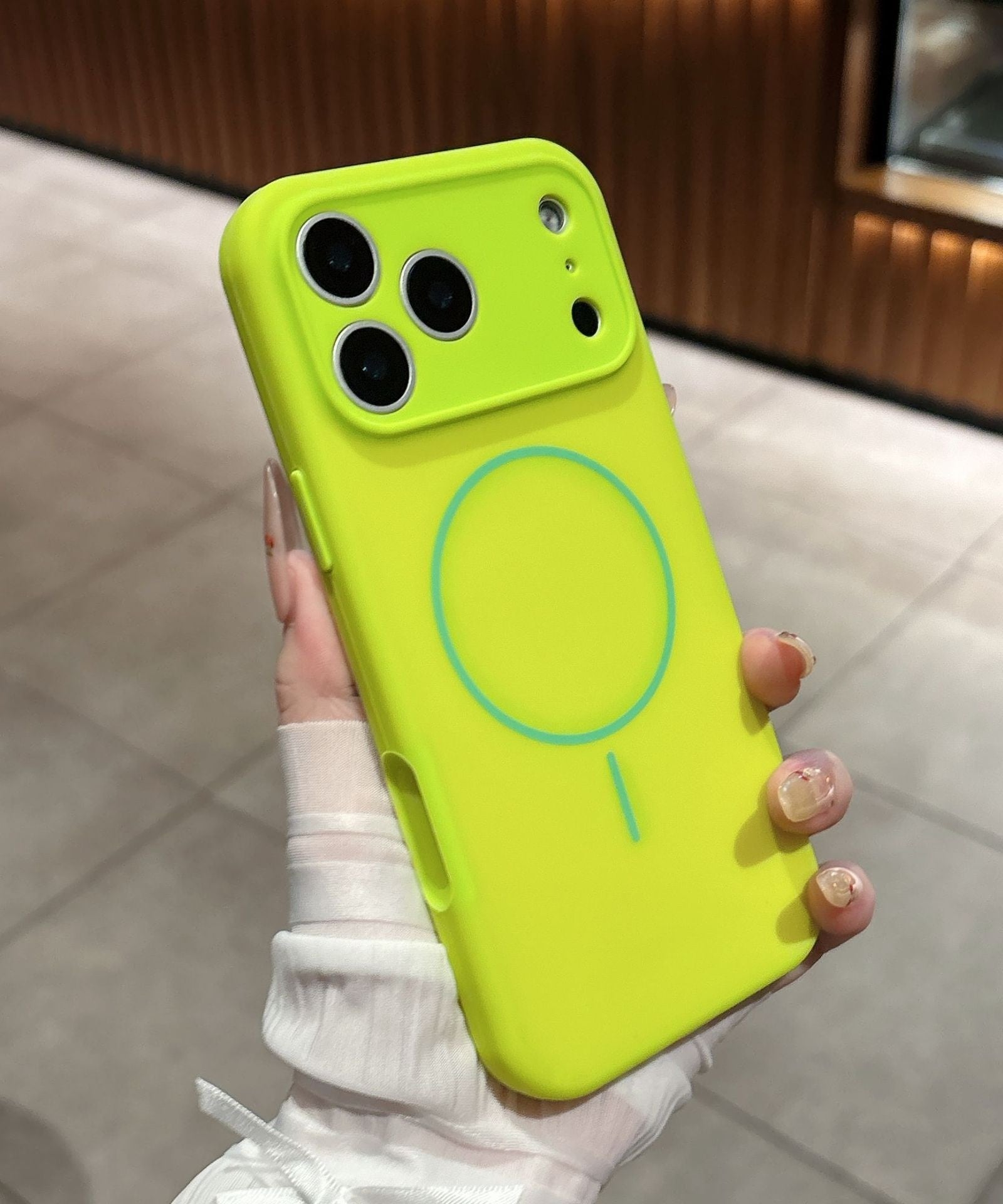 Applicable To 17 Fine Circle Magnetic Phone Case Liquid Silicone